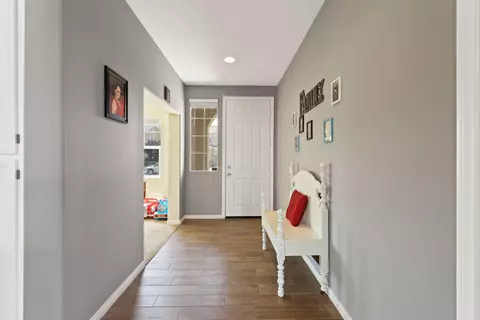 3047 San Luis Dr, Lancaster, CA 93535 photo 3
