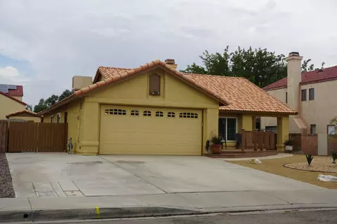 44337 Soft Ave, Lancaster, CA 93536 photo 2