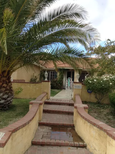 38251 Mentor Ct, Palmdale, CA 93550 photo 2