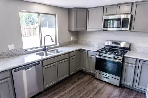 44825 12th St E, Lancaster, CA 93535 photo 4