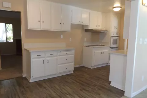 442 Lightcap St, Lancaster, CA 93535 photo 6