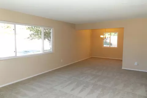 442 Lightcap St, Lancaster, CA 93535 photo 3