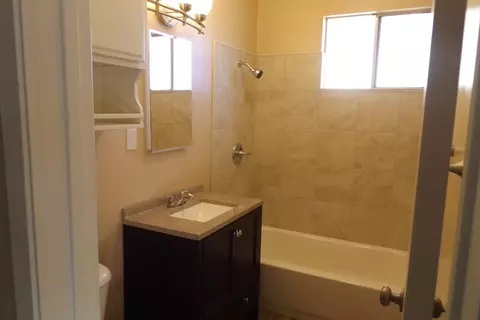 442 Lightcap St, Lancaster, CA 93535 photo 11