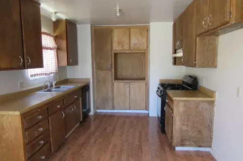 20411 Dawn Ave, Tehachapi, CA 93561 photo 2