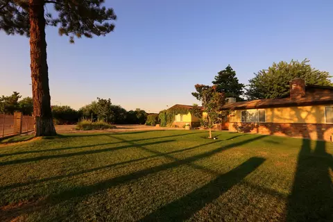 42431 8th St E, Lancaster, CA 93535 photo 1