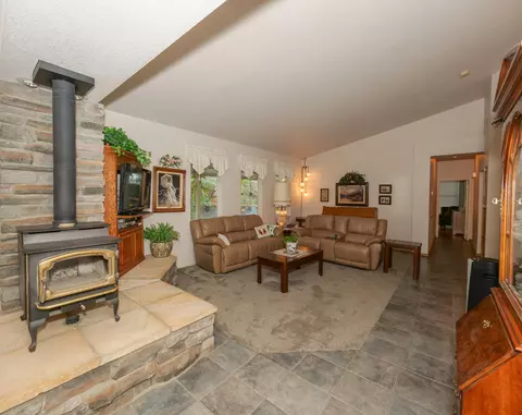 43235 Durango Ln, Lancaster, CA 93536 photo 4