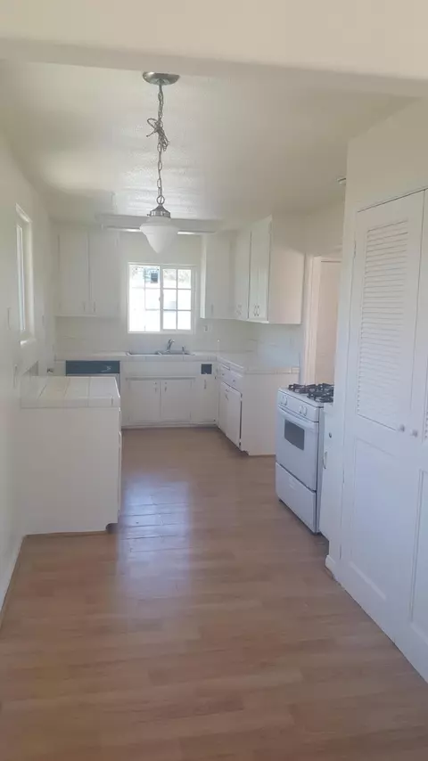 323 Ave R6 E, Palmdale, CA 93550 photo 4