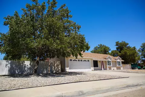 4205 Adobe Dr, Palmdale, CA 93552 photo 3