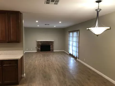 723 Oldfield St E, Lancaster, CA 93535 photo 5