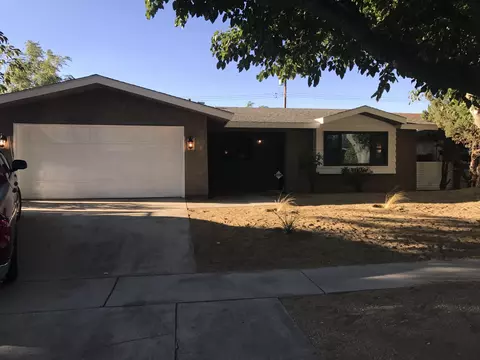 723 Oldfield St E, Lancaster, CA 93535 photo 1