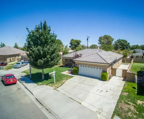 45558 Stanridge Ave, Lancaster, CA 93535 photo 2