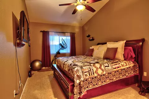 43805 Johns Ct, Lancaster, CA 93536 photo 8