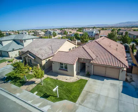 4116 Jonathon, Lancaster, CA 93536 photo 3
