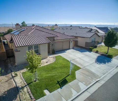 4116 Jonathon, Lancaster, CA 93536 photo 2