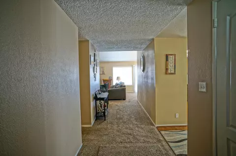 44110 Sancroft Ave, Lancaster, CA 93535 photo 4