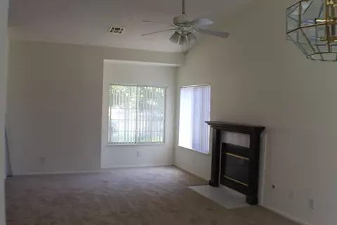 1636 Norberry St E, Lancaster, CA 93535 photo 3