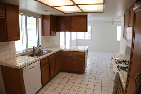 1636 Norberry St E, Lancaster, CA 93535 photo 12