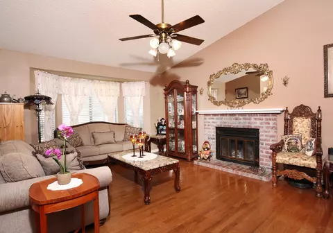 37726 Maureen St, Palmdale, CA 93550 photo 4