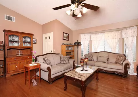37726 Maureen St, Palmdale, CA 93550 photo 5
