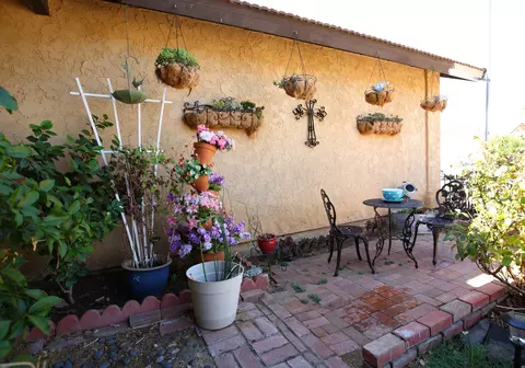 37726 Maureen St, Palmdale, CA 93550 photo 3