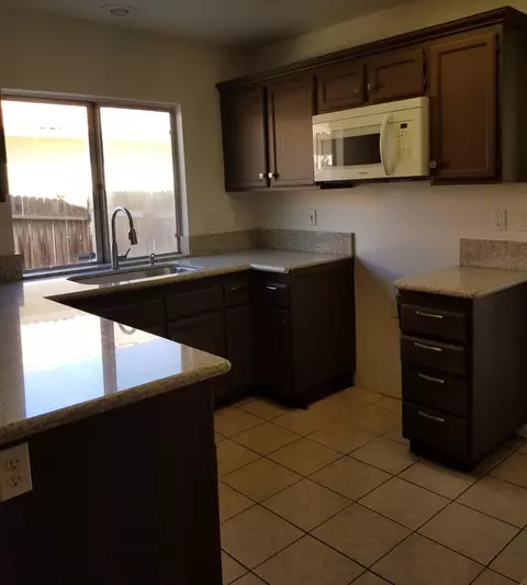 652 Avenue J11 E, Lancaster, CA 93535 photo 6
