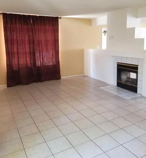 652 Avenue J11 E, Lancaster, CA 93535 photo 3