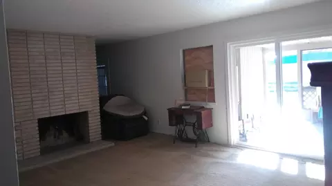43727 Lively Ave, Lancaster, CA 93536 photo 2
