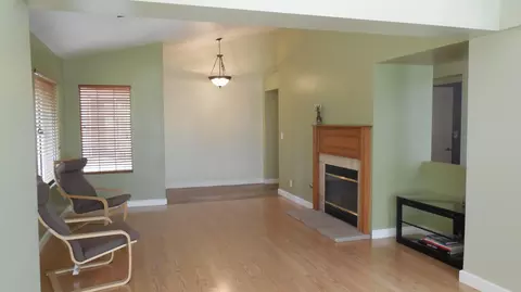 1762 Mesa Dr E, Lancaster, CA 93535 photo 3