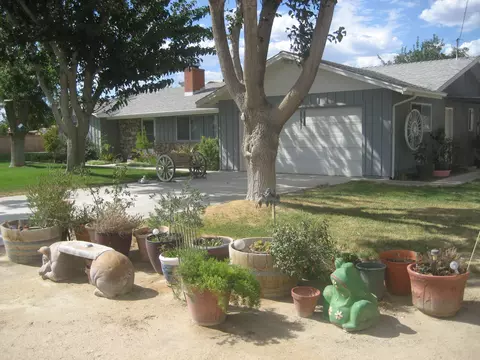 8025 Avenue E4 W, Lancaster, CA 93536 photo 1