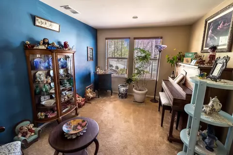 44255 Stadium Ct, Lancaster, CA 93535 photo 2