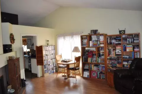 37522 37th St E, Palmdale, CA 93550 photo 3