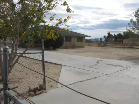 41700 159th St E, Lancaster, CA 93535 photo 2