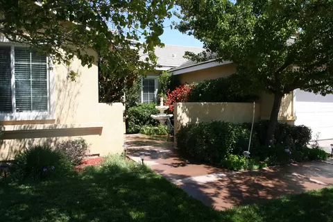 6327 Starview Dr, Lancaster, CA 93536 photo 3