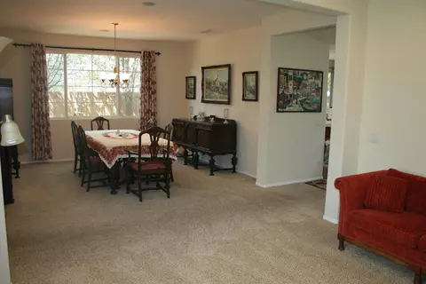 6327 Starview Dr, Lancaster, CA 93536 photo 6