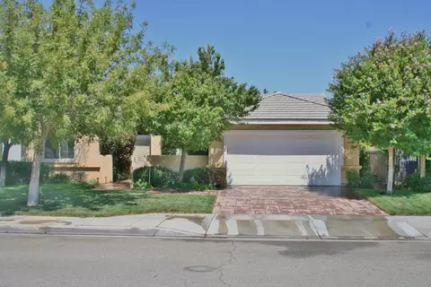 6327 Starview Dr, Lancaster, CA 93536 photo 1