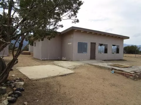 30215 185th St E, Llano, CA 93544 photo 1