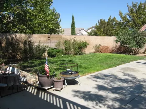 6339 Jonathon St, Lancaster, CA 93536 photo 9