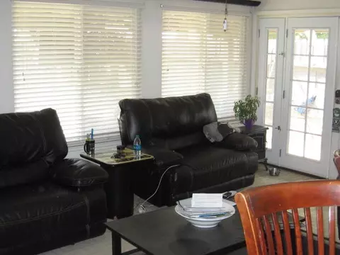 44143 7th St E, Lancaster, CA 93535 photo 2