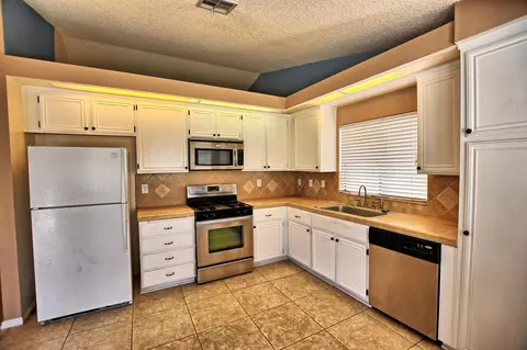 1663 Lumber St W, Lancaster, CA 93534 photo 5