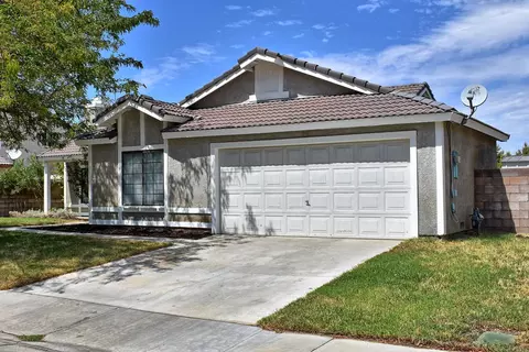 1663 Lumber St W, Lancaster, CA 93534 photo 3