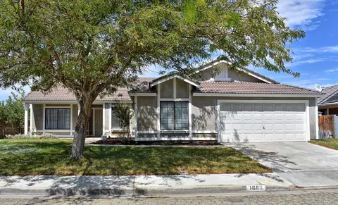 1663 Lumber St W, Lancaster, CA 93534 photo 1