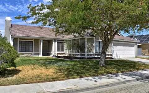 1663 Lumber St W, Lancaster, CA 93534 photo 2