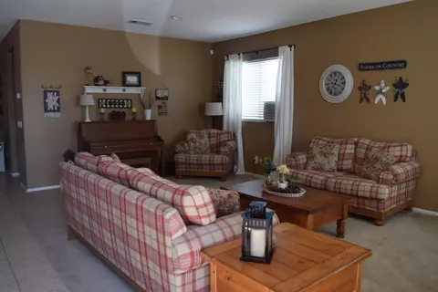 3039 Kilt Ct, Lancaster, CA 93535 photo 4