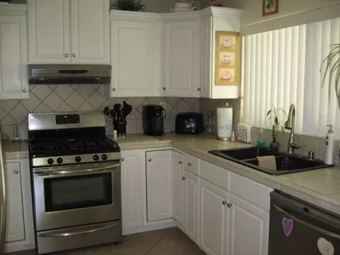 654 Avenue J4 E, Lancaster, CA 93535 photo 3