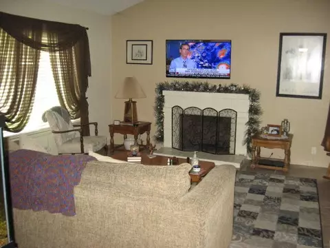 654 Avenue J4 E, Lancaster, CA 93535 photo 4