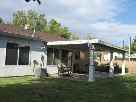 654 Avenue J4 E, Lancaster, CA 93535 photo 2