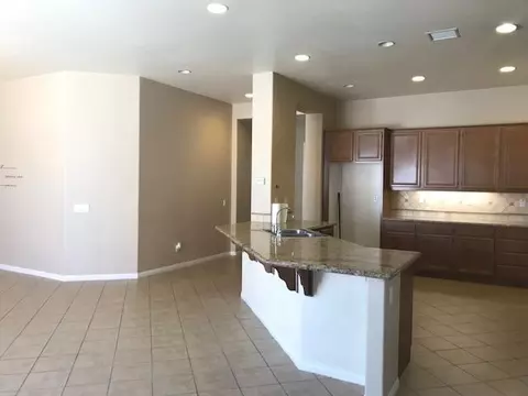 6563 Avenue R4 E, Palmdale, CA 93552 photo 2