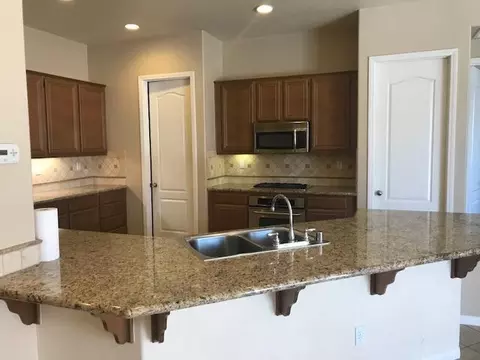 6563 Avenue R4 E, Palmdale, CA 93552 photo 3