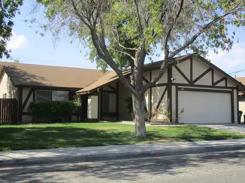 320 Avenue J7 E, Lancaster, CA 93535 photo 2