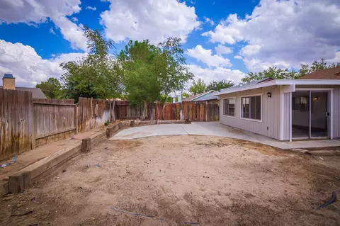 327 Avenue J7 E, Lancaster, CA 93535 photo 7